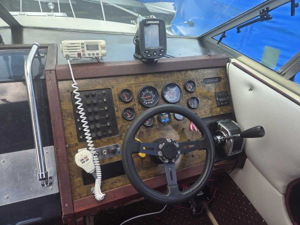 Bateau Thundercraft Magnum Express 240 – Image 3